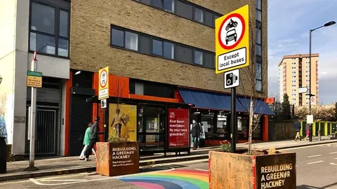 Dr Rachel Aldred and Asa Thomas for The Guardian on how low-traffic neighbourhoods do not push traffic onto other roads